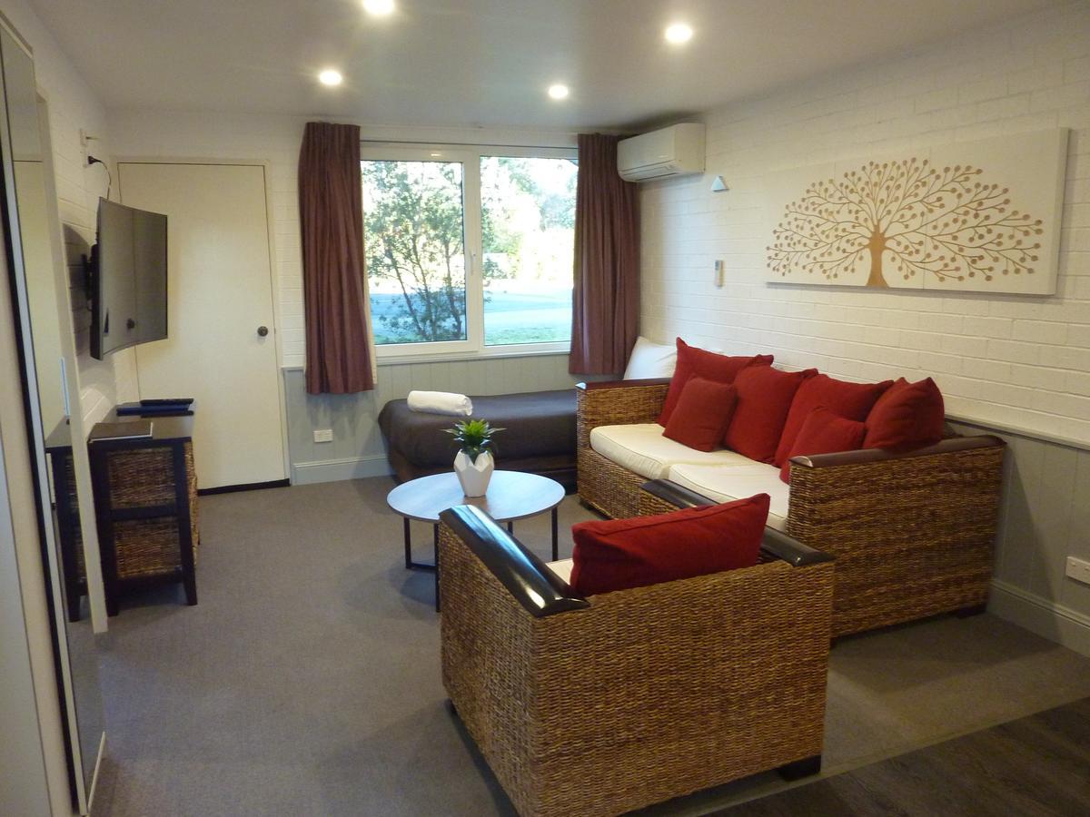 The Lodge Броулі Екстер'єр фото