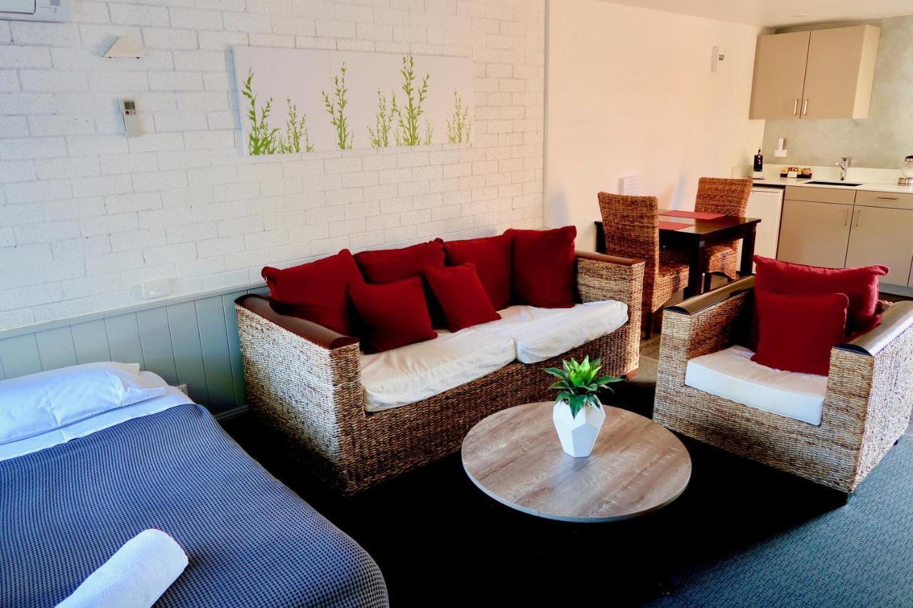 The Lodge Броулі Екстер'єр фото